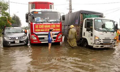 Hàng vạn tấm lòng nghĩa tình đang hướng về vùng lũ lụt Quảng Bình